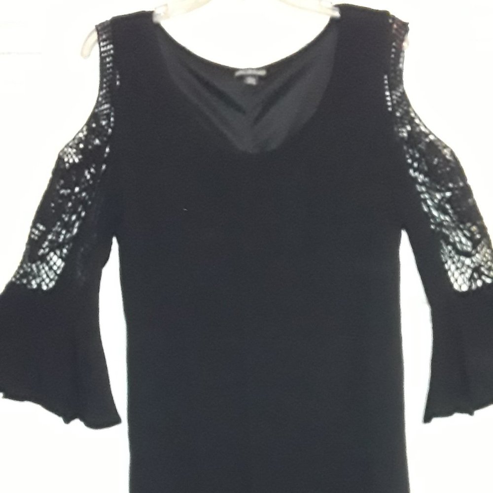 Nina Leonard - image 1